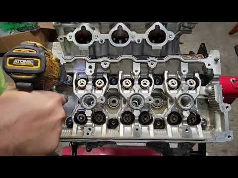 Forged VQ37VHR build part 19, installing heads, oil pump, and upper pan