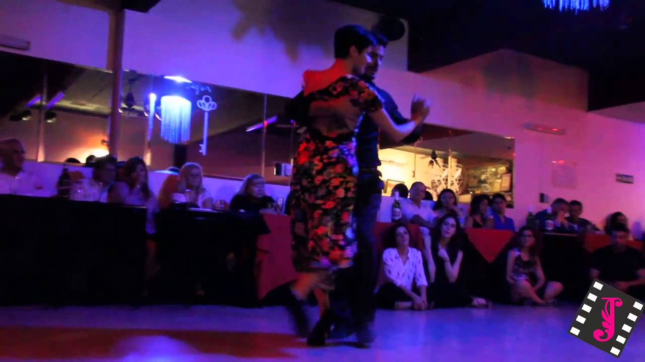 PAULA TEJEDA Y LUCAS CARRIZO en MILONGA10 (Milonga)
