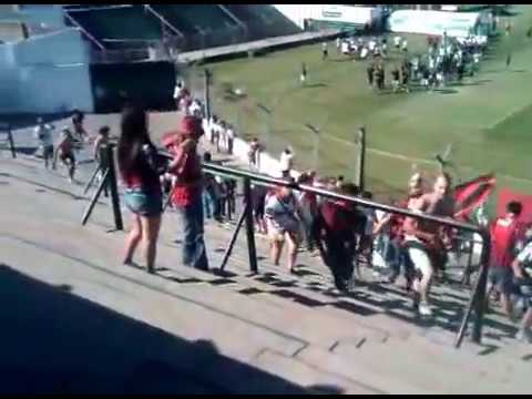 "Douglas Haig / Los Fogoneros Entran en Mataderos" Barra: Los Fogoneros &bull; Club: Douglas Haig