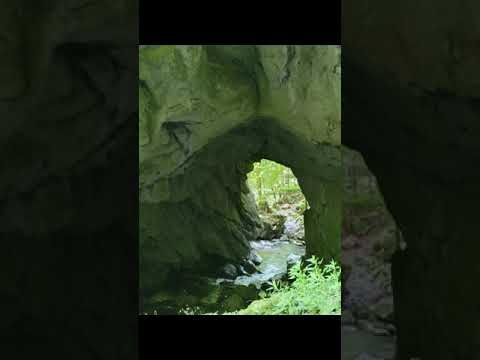 Podul natural Grohot, jud. Hunedoara       Grohot natural bridge, Romania, Hunedoara County