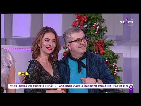 Doina Spataru interpretează o melodie la saxofon