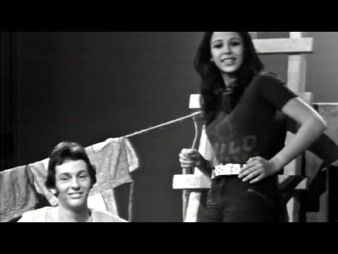 Video thumbnail for At Keren Shemesh - את קרן שמש
