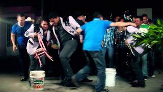 Chuy Lizarraga - Serenata de un Loco (Video Oficial 2012) [Safari Films]