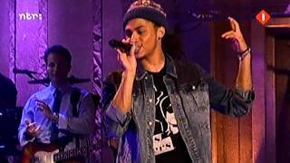 Bluey Robinson - Showgirl - zo: Raymann 11-09-11 HD