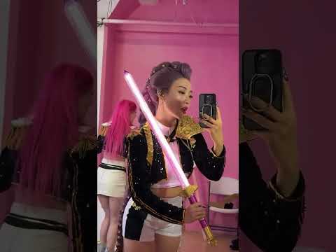 Huntrix girls to the world! #kpopdemonhunters #rumi #zoey #mira w/   @JuliaStunts @morganlefoy