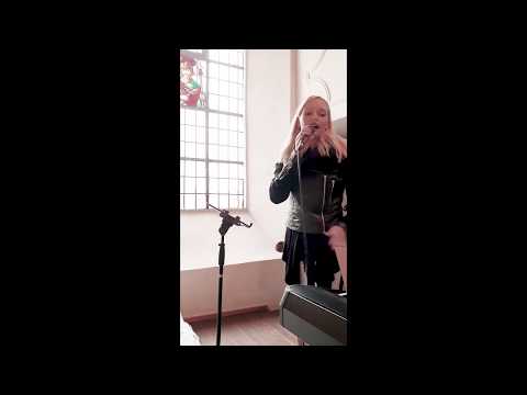 download lagu mp3 mp4 Julia Hofstetter, download lagu Julia Hofstetter gratis, unduh video klip Julia Hofstetter