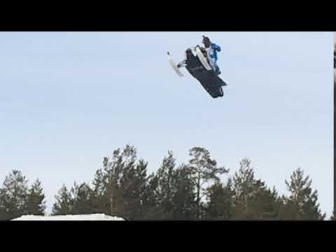 Летящий снежик\Flying snowmobile
