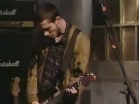 Red Hot Chili Peppers - Under The Bridge - Saturday Night Live 1992