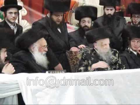 Seret Visnitz Rebbe dancing and bagleiten in Boro Park motsoei shabbos Vayetse  5771