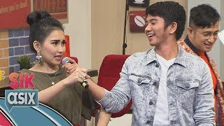 Download lagu Gimana Jadinya Kalau Ayu Ting Ting Nyanyi Bareng Rizki Ridho? - Sik Asix (28/10) mp3
