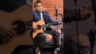 Download lagu st 12 aku tak sanggup lagi #charlysetiaband #musikindonesia #atsl mp3