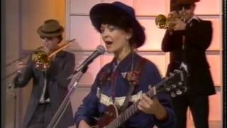 Helen and the Horns Pebble Mill 1984