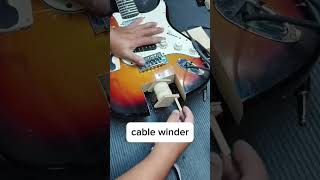 🤔 #guitar #? #livemetal #luthier #guitarist #metal #stratocaster #cable