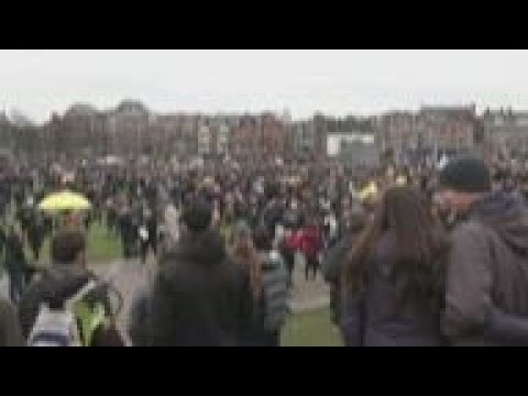 Amsterdam protest against Dutch virus measures