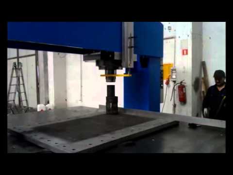 Prasa hydrauliczna portalowa prostująca - zdjęcie