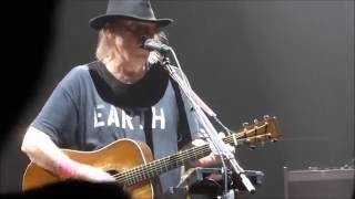 Neil Young+POTR  - Western Hero  - Paris 2016