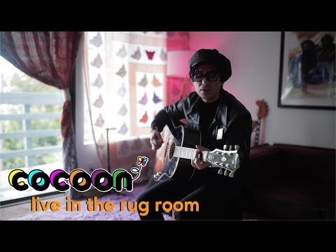 Pete Molinari - "No Ordinary Girl" - Live in the Rug Room