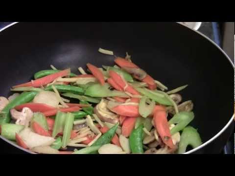 Shrimp with mixed vegetables in white sauce