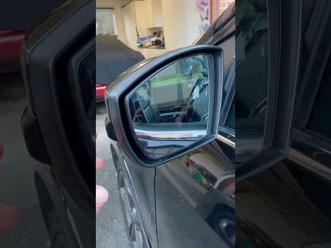 Removing and refitting car wing mirror glass. Be brave and very careful. Easy to do. Ford Kuga👍