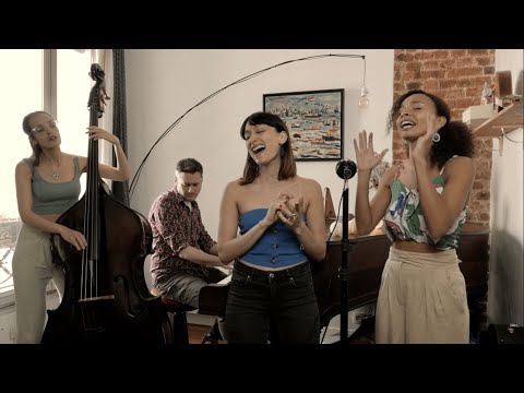 And it's supposed to be love - Caloé's Living Room