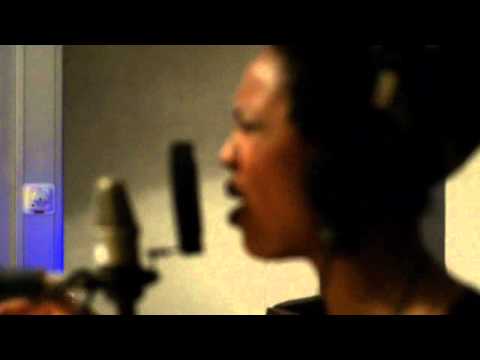 Avsnitt 57: Etzia kör Gangstress live - Kärleksattackens webbteve