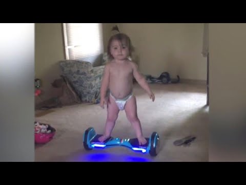 赤ちゃんはホバーボードでプロ (Baby is a Pro on a Hoverboard)