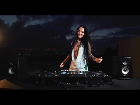 AFRO DITA — Samui Thailand | Afro & Organic House Set