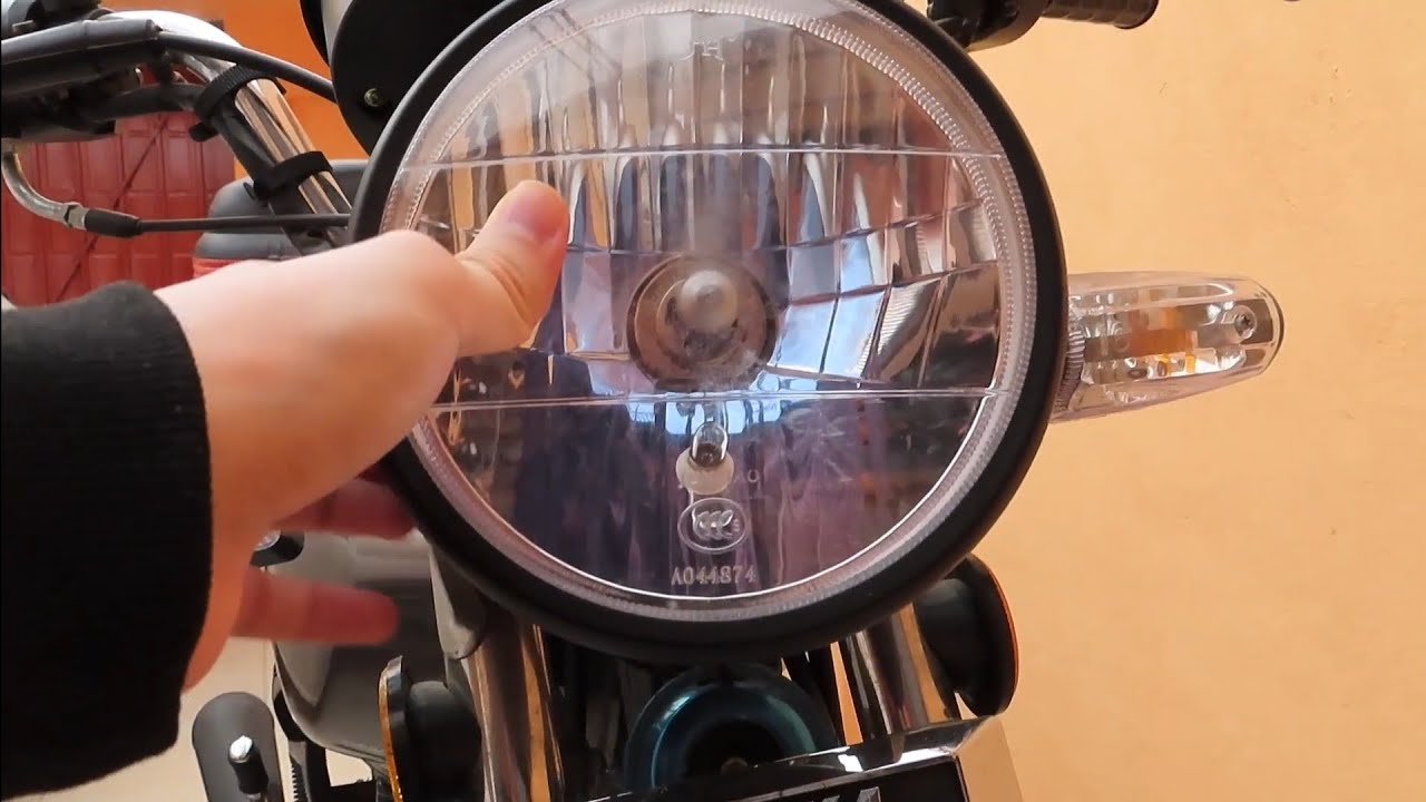 ¿Cómo cambiar el foco de una motocicleta Italika FT150?