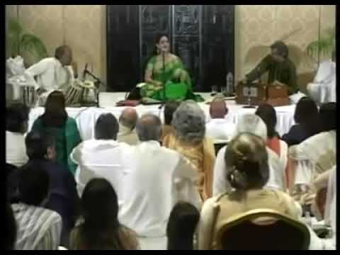 Radhika Chopra singing KL Saigal's Mein kya jaanu kya jadu hai in Karachi