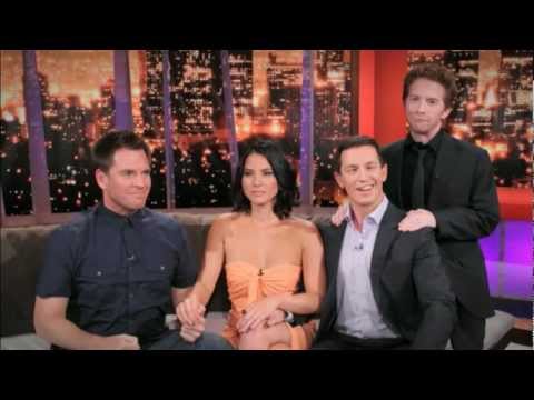 Awkward Family Photo - Eva Longoria, Lake Bell, Steve Carell - ROVE LA