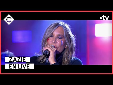 Zazie en live sur la scène de C à vous - 14/12/2022