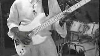 SLAP BASSE LARRY GRAHAM