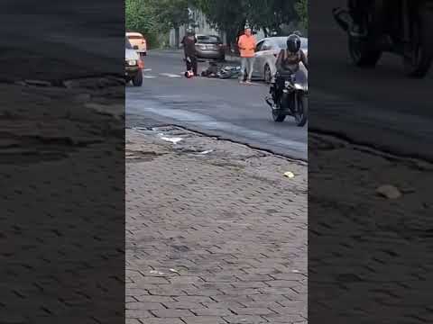 🏍️ MOTOCICLISTA LESIONADO TRAS ACCIDENTE EN LA ENTRADA A COLONIA LAS FLORES, SOYAPANGO 🏍️