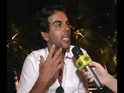 ivan aguilar estilista entrevistado por tatjana ceratti no Programa Mundo Fashion