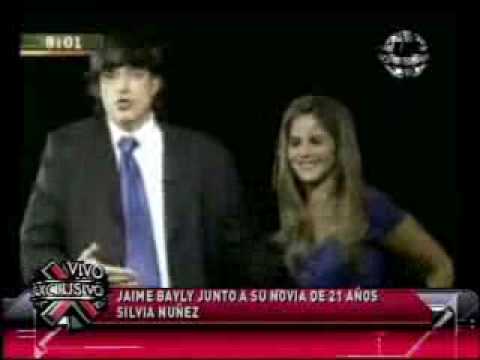 SuperXclusivo 2/11/10 - Jaime Bayly presenta su "novia"