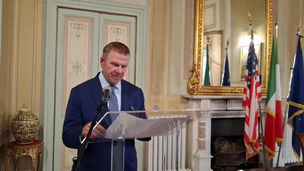"Grazie mille", il saluto in italiano di Ambasciatore Usa Fertitta dopo firma Pax Silica a Brindisi