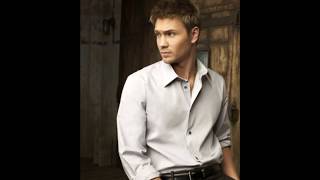 David Bustamante, Sean Faris, Aaron Diaz, Aitor Luna or Chad Michael Murray