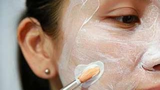 Top Home Remedies For Oily Skin Treatment