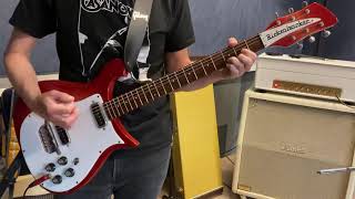 Video thumbnail for Rickenbacker 450 1974 by Jeroen