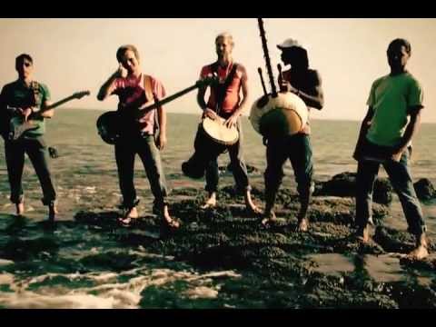 Diali Cissokho & Kaira Ba :: "Mali Sadio" (early version)