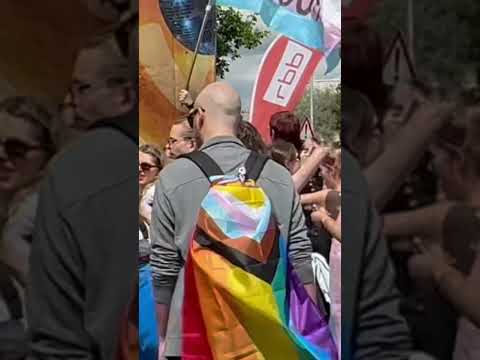 CSD Berlin 2023: Tanz zu ABBA’s ‘Gimme a Man After Midnight’ 🏳️‍🌈🎉#CSDBerlin #ABBA #LGBTQ+