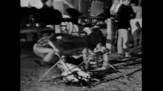 preview picture of video 'Le Mas de Cacharel, En direct de la Camargue, émission du 29 mai 1957'