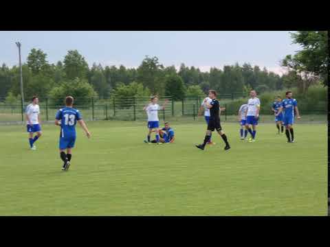 Sęp - Wektra Zbuczyn: faul Arka Kota na Macieju Wróblu w polu karnym