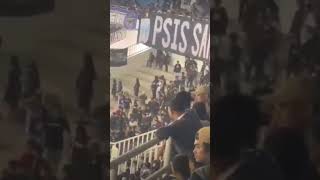 Download lagu Aksi saling lempar debu Panser Biru vs Bobotoh Viking mp3