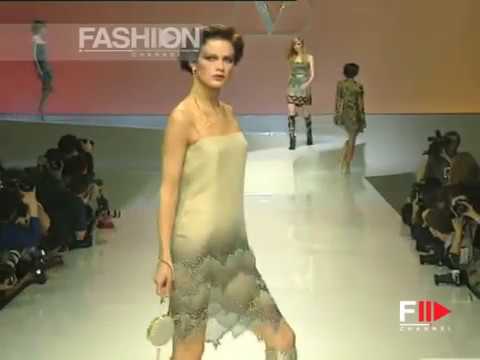 "Valentino" Autumn Winter 1997 1998 Paris 4 of 5 pret a porter woman by FashionChannel