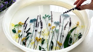 Making Stunning Resin Art With Dried Flowers Is Easy
