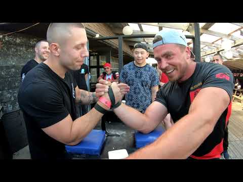 ARMWRESTLING CANADA - SIDE TABLE ACTION