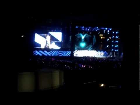 [Fancam] 121123 SNSD - Genie at SMTOWN Live World Tour III in Singapore