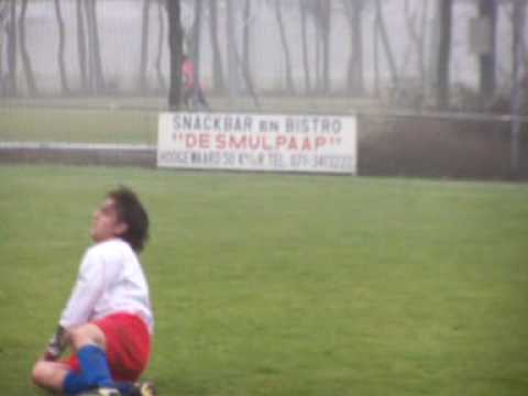 06-02-10 Koudekerk 2 - Kamerik 2 overtreding op Rutger Dubbeld