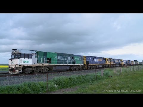 1MP2 Pacific National Containers & Steel Wagons - PoathTV Australian Trains & Railways